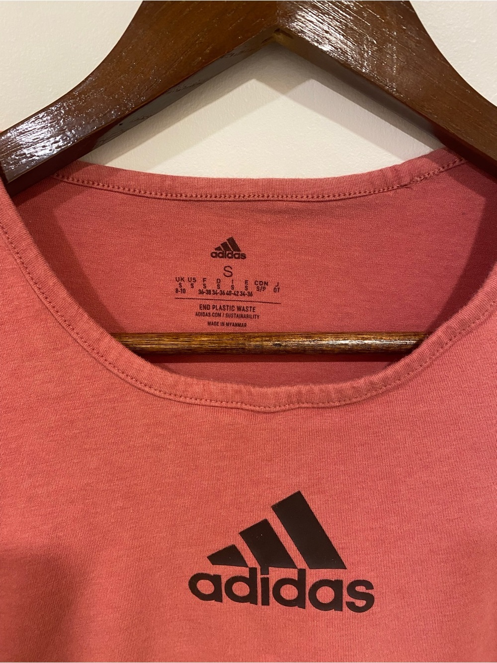 Women’s adidas crop top - Picture 4 of 6